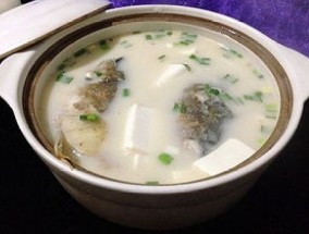 鱼头炖豆腐可以过夜喝吗 鱼头豆腐汤隔夜怎么加热