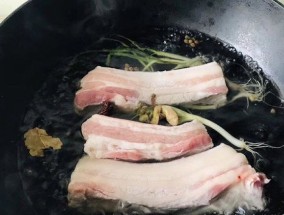 网红版脆皮五花肉 外酥里嫩肥而不腻 关键是做法还简单